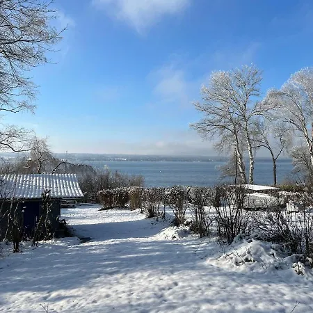 Ammersee Traum Von Bett Und Terrasse ヘルシング・アム・アンマーゼー