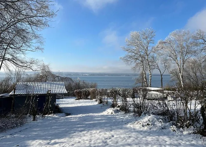 Ammersee Traum Von Bett Und Terrasse ヘルシング・アム・アンマーゼー